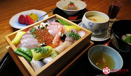 关西旅游用「JR西日本铁路周游券」去冈山车站的「日本料理 吉备膳」吃「乌城黄金隐藏寿司」(乌城黄金かくし寿司)